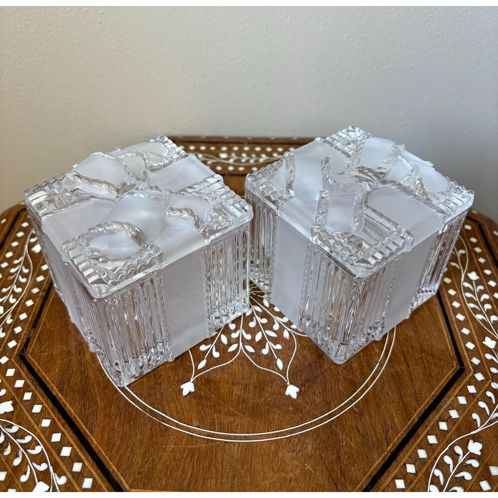 Vintage Lead Crystal Trinket Box Set – Ribbed Frosted Bow Detail